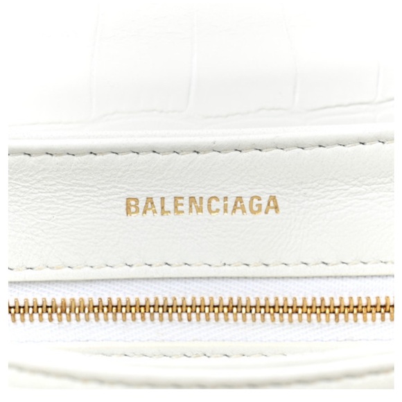 Used ONCE for a wedding (PERFECT BAG FOR ALMOST ANY OCCASION!) + Great size! - Picture 5 of 6